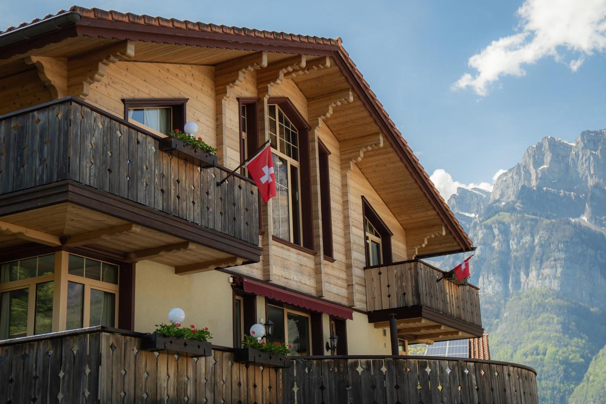 Doodle's Luxury Chalet -Walensee - Flumserberg - Churfirsten - Heidiland - Pool - Sauna Mols Exterior foto